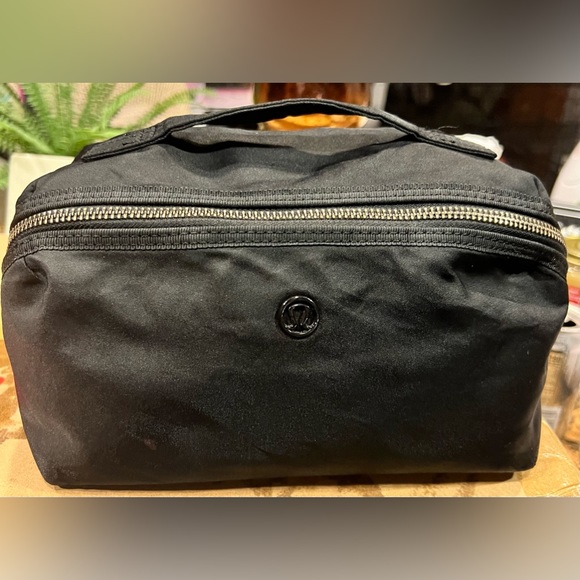 lululemon athletica Handbags - Lululemon Make Up Bag